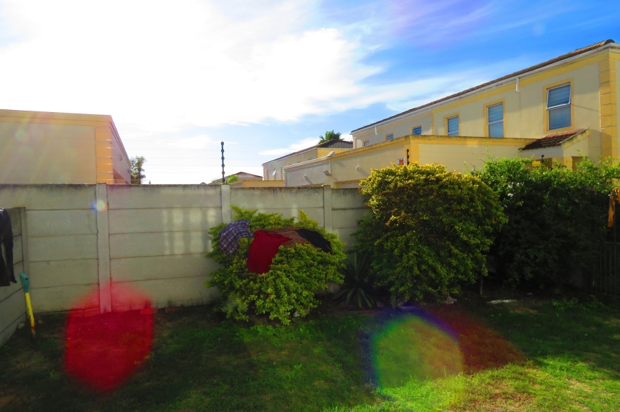 To Let 2 Bedroom Property for Rent in Parklands Western Cape